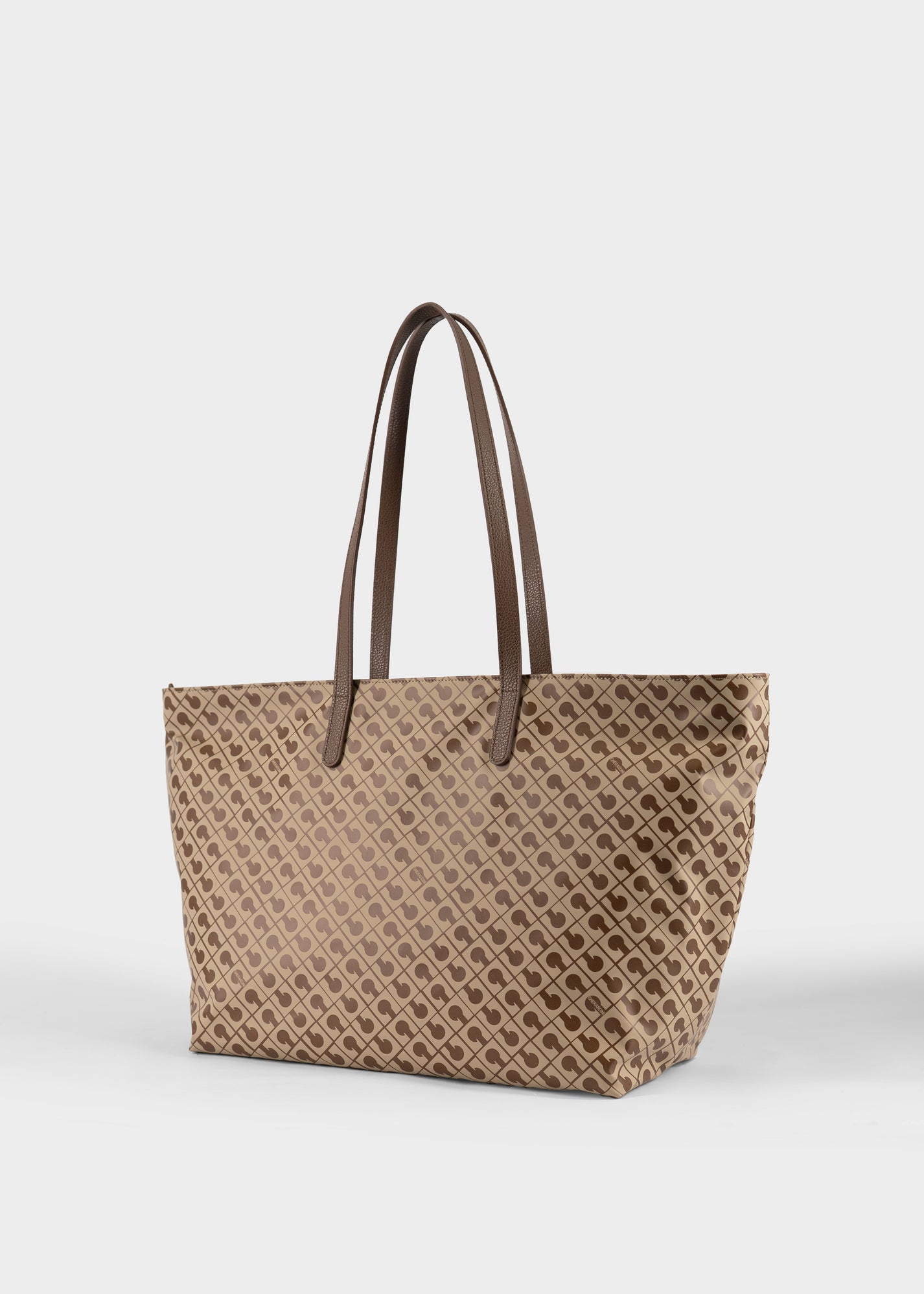 Large Shopper in Forest