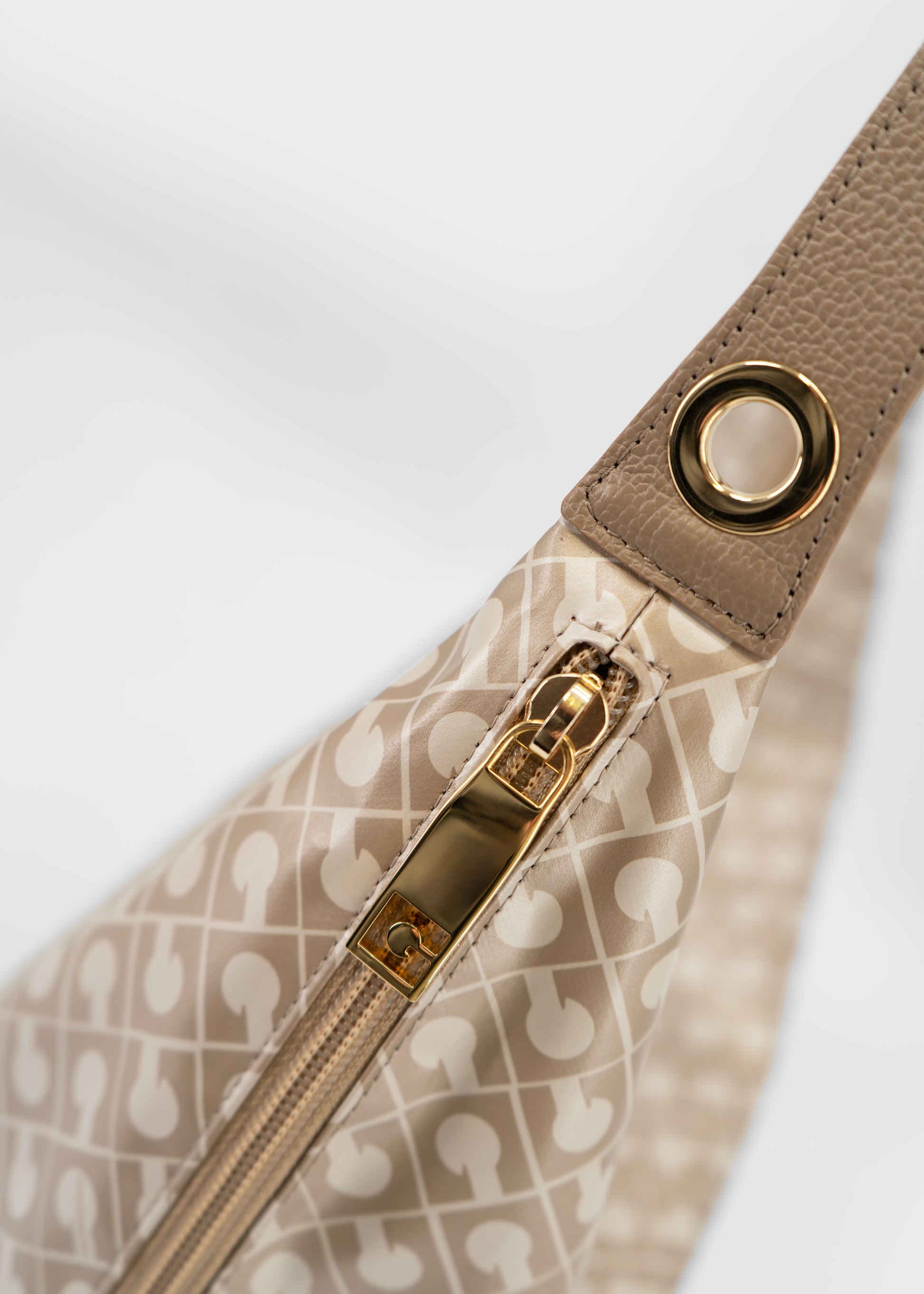 Hobo Medio in Softy Creta