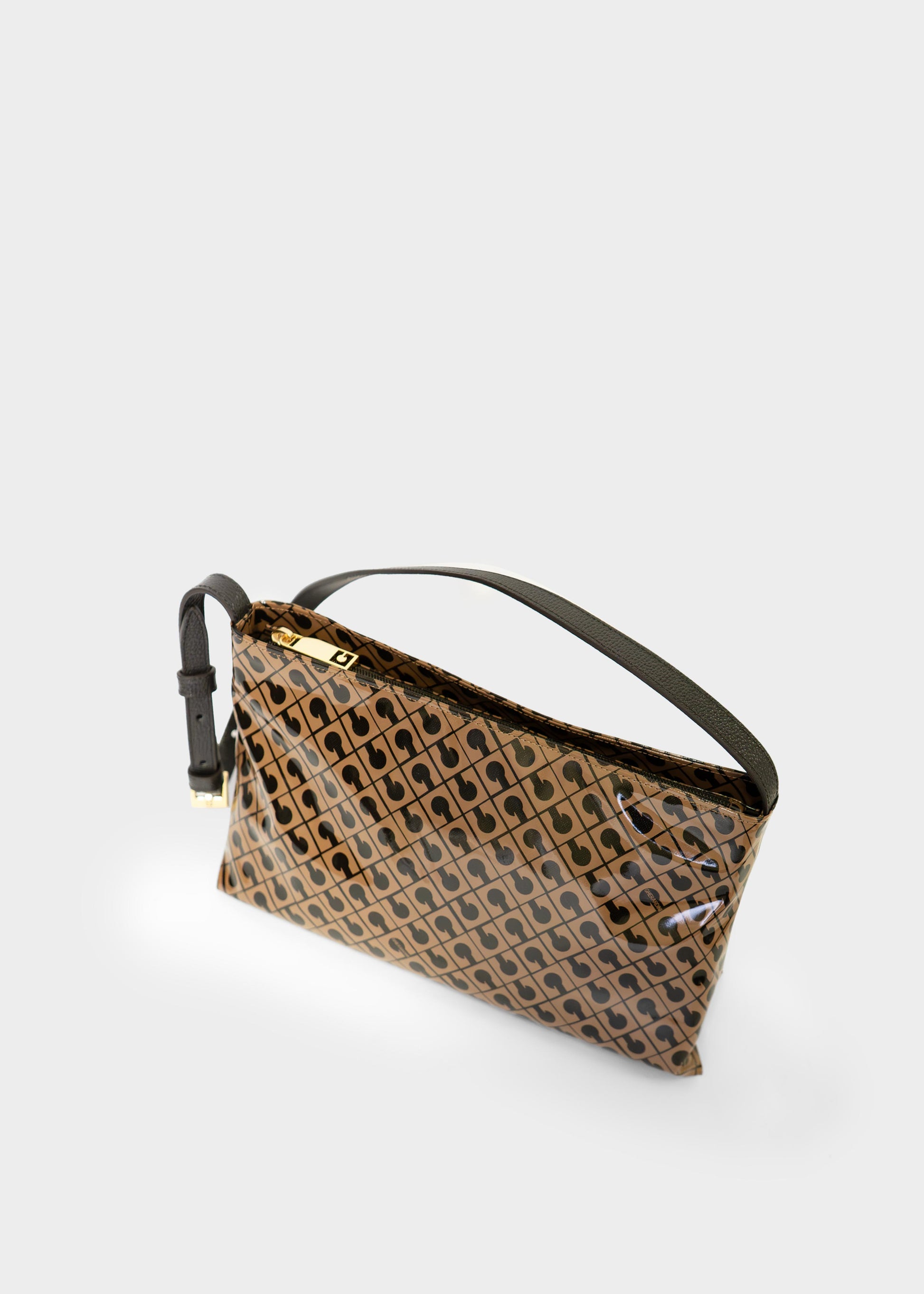Underarm Shoulder Bag in Softy Glossy Toffee